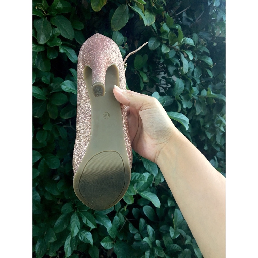 Guess Heels - Picture 7 of 8